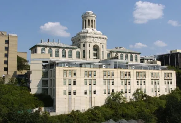 Photo of Roberts Engineering Hall at CMU