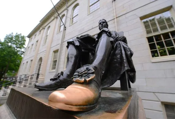 Photo of a statue on the CMU campus